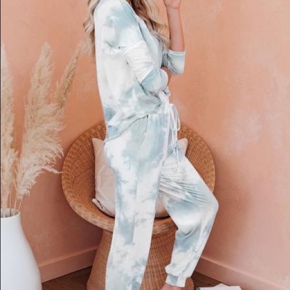 Tie-Dye Jogger Set - Picture 3 of 3